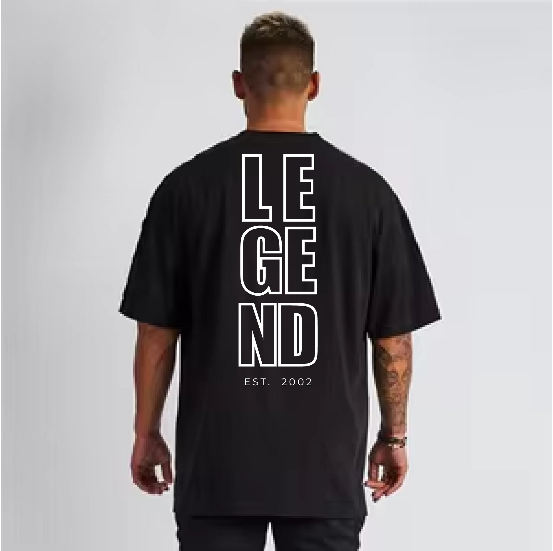 Kaufe das Legend Oversized T-Shirt 01 von GrindTrap aus 100 % Premium-Baumwolle mit 300g Heavyweight-Stoff und hochwertigem Print. Perfekt für Streetwear und Casual-Looks